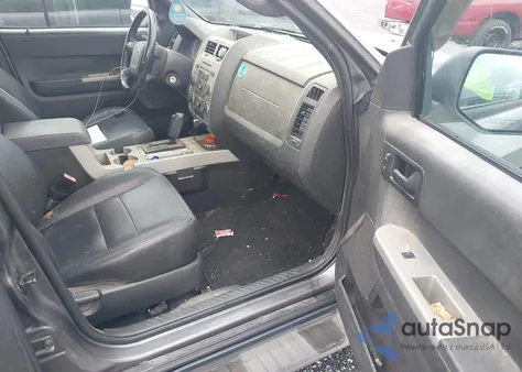 2009 Ford Escape Xlt z USA, uszkodzony, nr VIN 1FMCU93G09KB00918